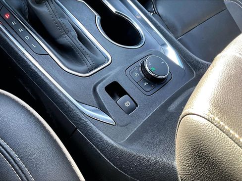 Certified 2023 Chevrolet Traverse Premier w/ Redline Edition image 27