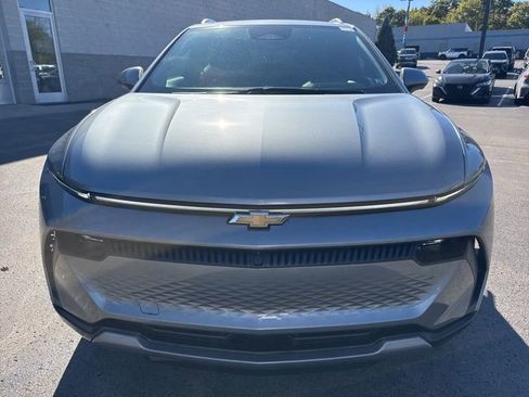 New 2026 Chevrolet Equinox EV LT w/ Convenience Package II FWD image 8