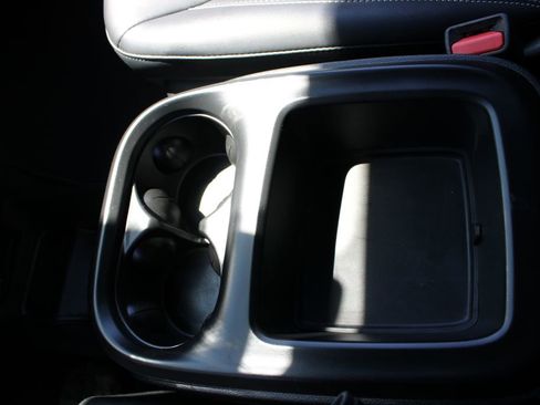 Used 2025 Chrysler Pacifica Select FWD image 44