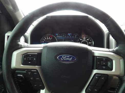 Used 2019 Ford F150 Lariat AWD/4WD image 16