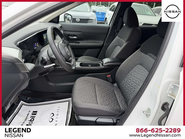 Certified 2025 Nissan Kicks SV AWD/4WD image 18
