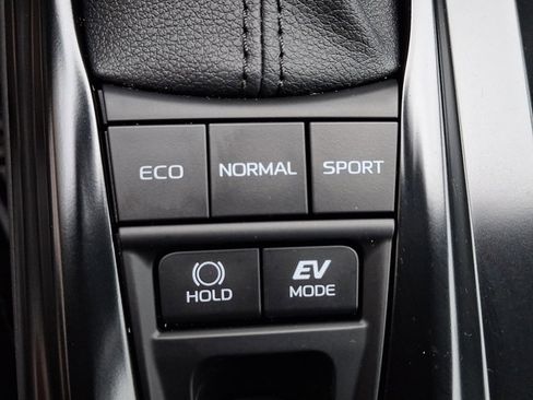 Used 2025 Toyota Camry SE w/ Convenience Package image 24