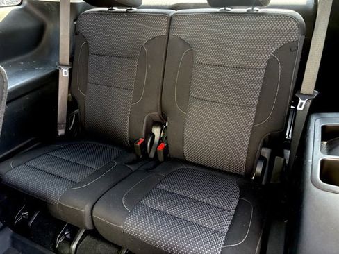 Certified 2022 GMC Acadia SLE w/ Driver Convenience Package image 21