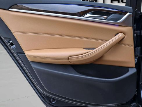 Used 2018 BMW 530i xDrive image 29