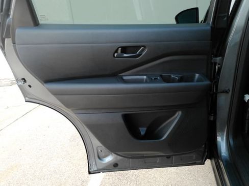 Used 2024 Nissan Pathfinder SV w/ Black Appearance Package FWD image 16