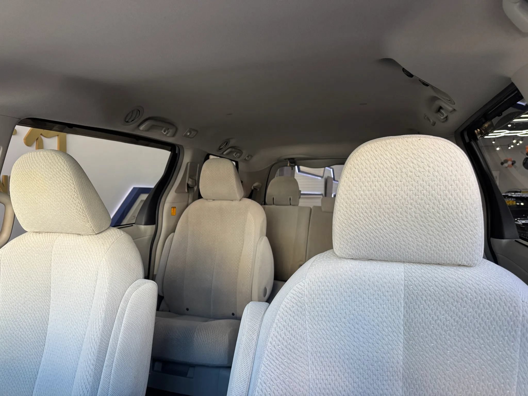Used 2012 Toyota Sienna LE FWD image 21