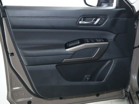 Certified 2024 Nissan Pathfinder Platinum image 19