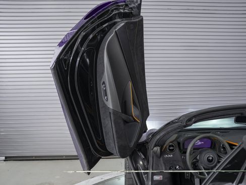 Used 2022 McLaren 720S Spider RWD image 32