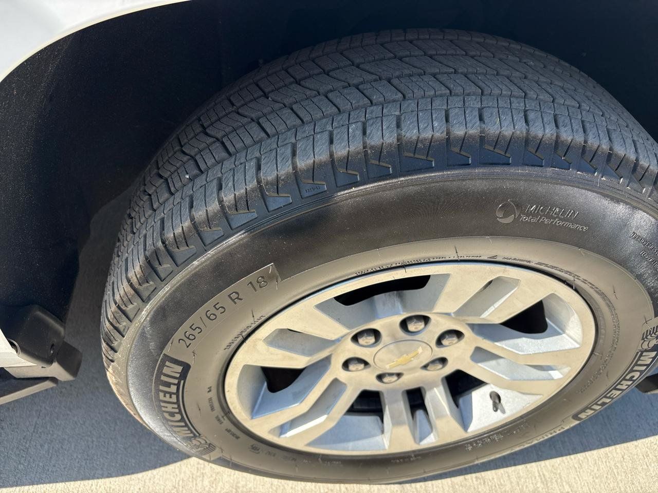 Used 2019 Chevrolet Suburban LT RWD image 20