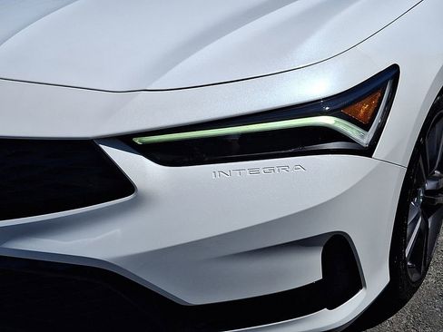 Used 2024 Acura Integra A-Spec FWD image 9