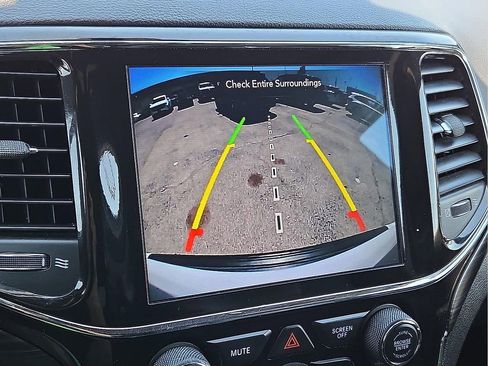 Used 2021 Jeep Grand Cherokee Laredo X RWD image 20