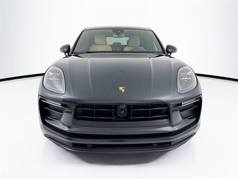 Used 2025 Porsche Macan image 6