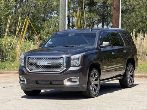 Used 2015 GMC Yukon Denali w/ Premium Package AWD/4WD image 2