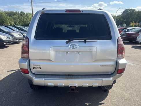 Used 2005 Toyota 4Runner SR5 AWD/4WD image 6