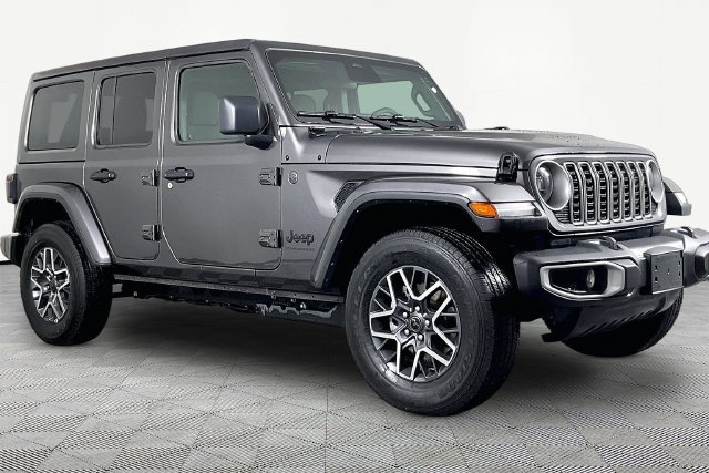 Used 2026 Jeep Wrangler Unlimited Sahara AWD/4WD image 3
