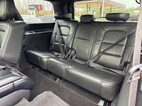 Used 2019 Lincoln Navigator Reserve AWD/4WD image 10