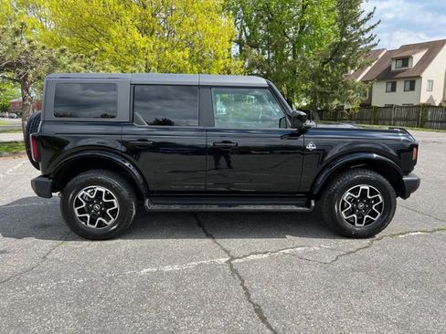 Used 2025 Ford Bronco Outer Banks AWD/4WD image 12