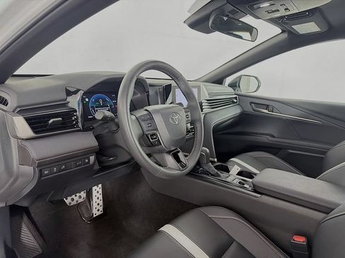 Used 2025 Toyota Camry SE FWD image 14