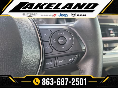 Used 2025 Toyota Corolla SE FWD image 28