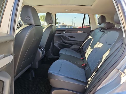 New 2026 Volkswagen Tiguan SE AWD/4WD image 14