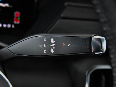 Used 2024 GMC Acadia Elevation image 36