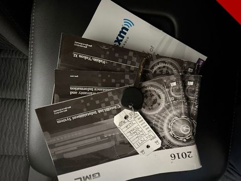 Used 2016 GMC Yukon SLE w/ Convenience Package image 29