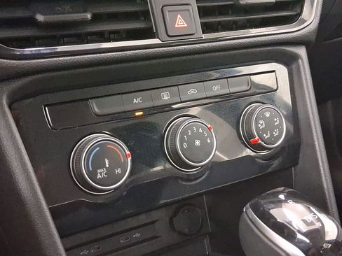 Used 2025 Volkswagen Taos S image 15