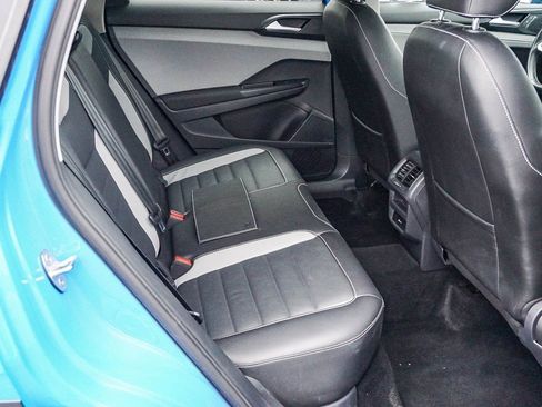 Used 2022 Volkswagen Taos SEL image 14