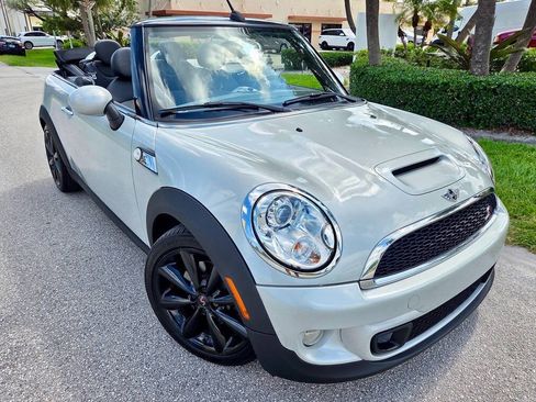 Used 2013 MINI Cooper S FWD image 3