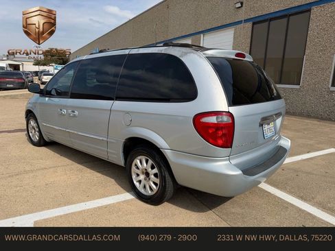Used 2001 Chrysler Town & Country LXi image 3