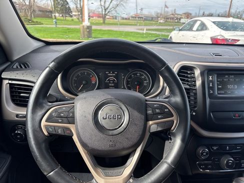 Used 2016 Jeep Cherokee Latitude image 36