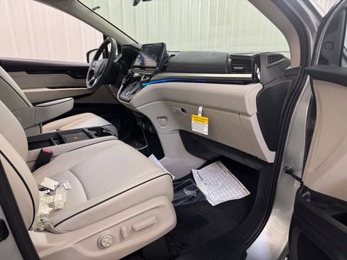 New 2026 Honda Odyssey Touring image 29