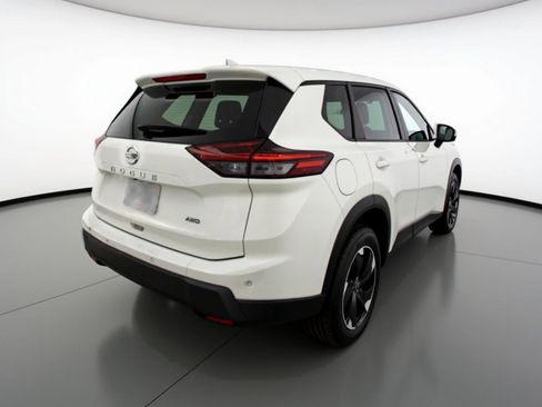 Used 2025 Nissan Rogue SV image 9