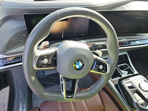 Used 2023 BMW 760i xDrive AWD/4WD image 9