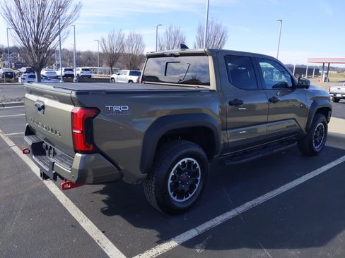 Certified 2025 Toyota Tacoma TRD Off-Road w/ TRD Off Road Premium Package image 10