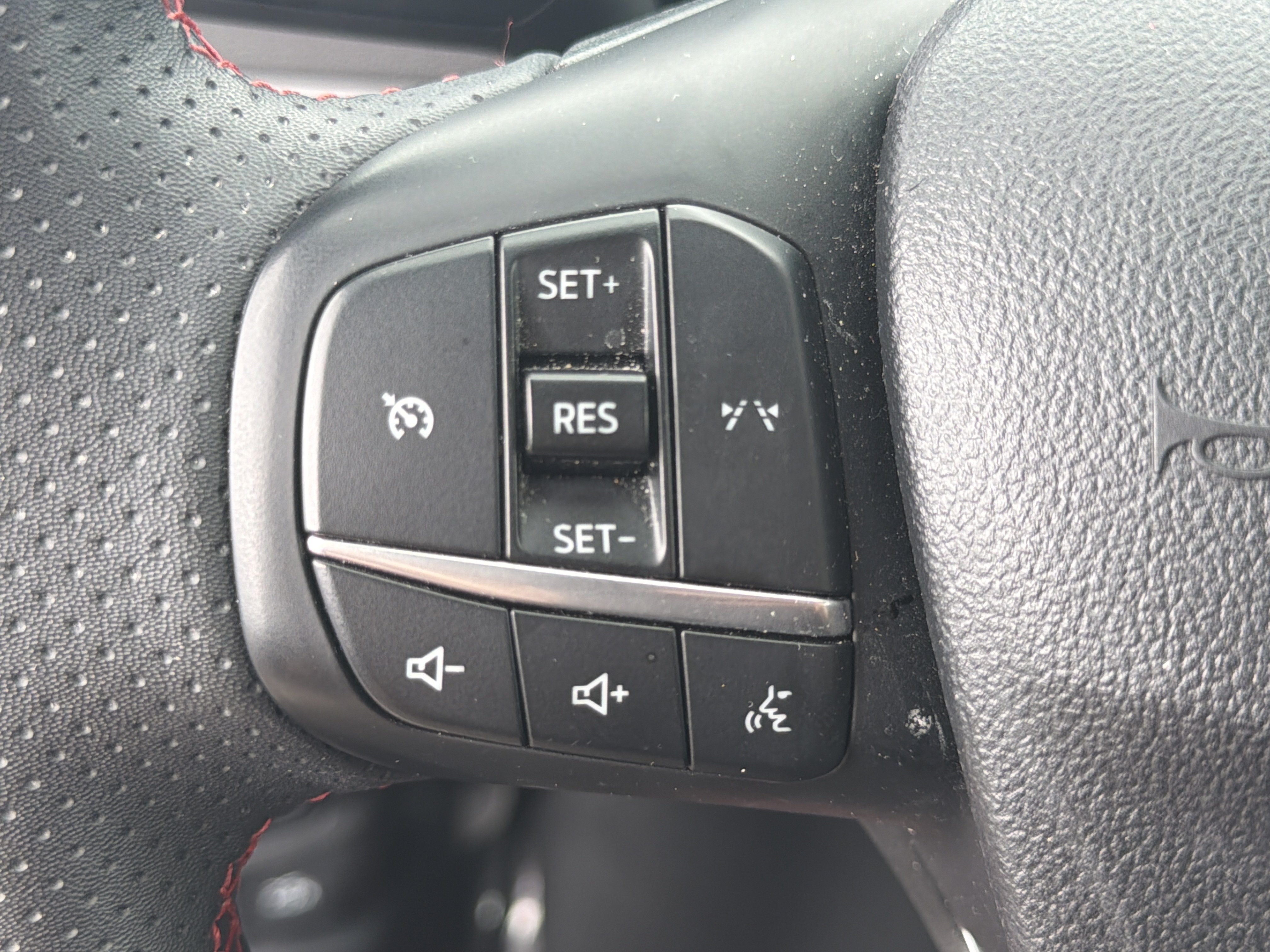 Used 2024 Ford Escape ST-Line AWD/4WD image 18