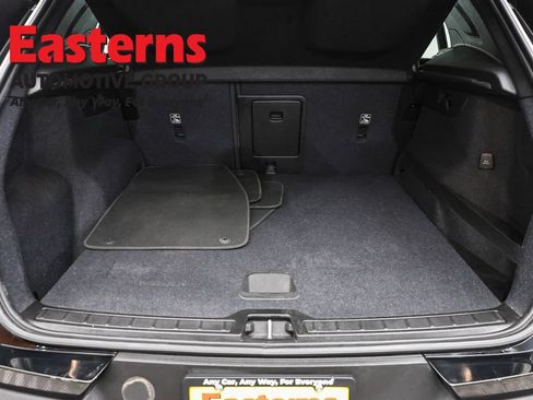 Used 2020 Volvo XC40 T5 Momentum AWD/4WD image 9