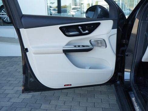 Used 2026 Mercedes-Benz GLC 300 image 16