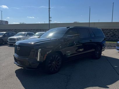 Used 2025 Cadillac Escalade ESV V