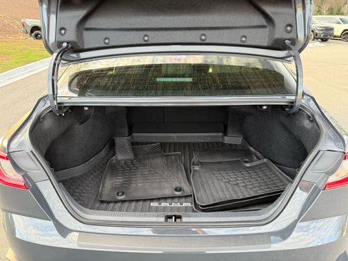 Used 2025 Toyota Camry SE image 27