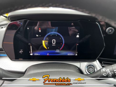 Used 2025 Chevrolet Trax LT w/ LT Convenience Package FWD image 13