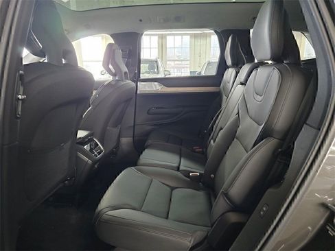 New 2025 Volvo EX90 Ultra image 12