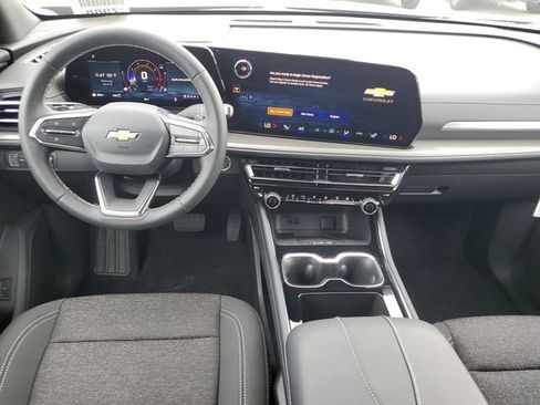 New 2026 Chevrolet Traverse LT w/ Driver Confidence Package image 8