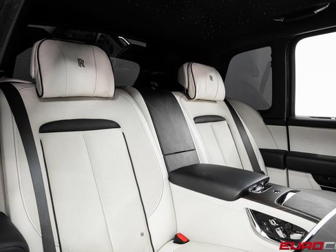 Used 2022 Rolls-Royce Cullinan w/ Cullinan Package AWD/4WD image 39