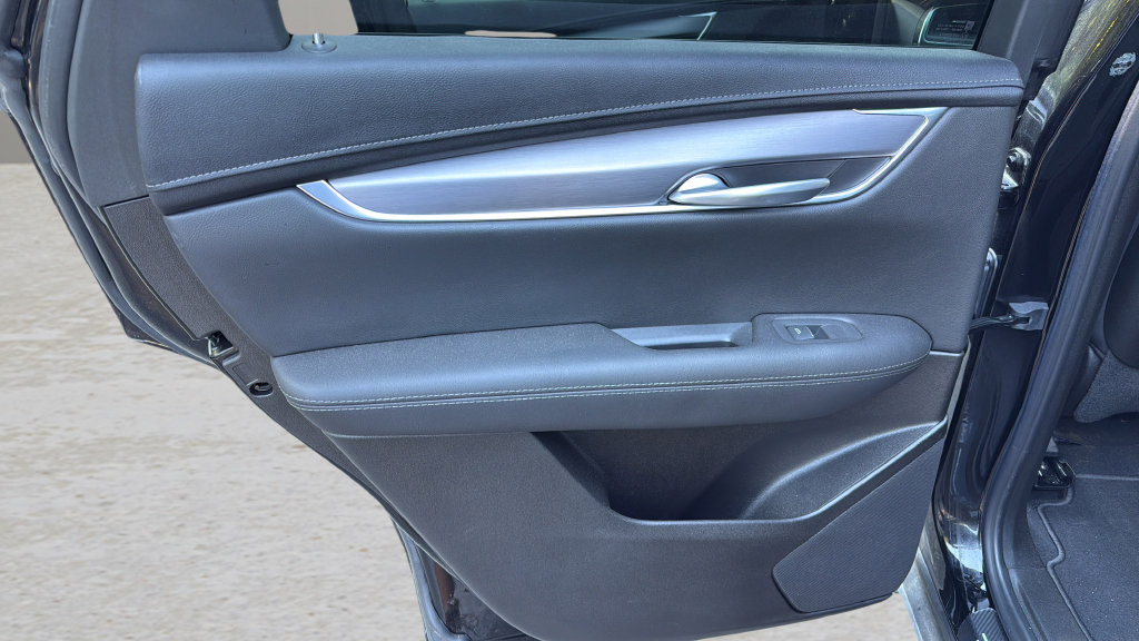 Certified 2025 Cadillac XT5 Luxury FWD image 21