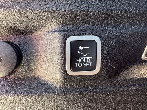 Used 2021 Jeep Grand Cherokee L Laredo AWD/4WD image 31