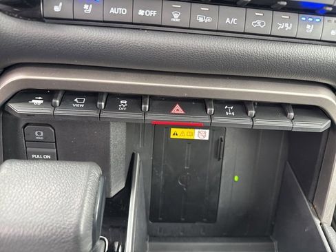 Used 2023 Toyota Sequoia Limited image 27