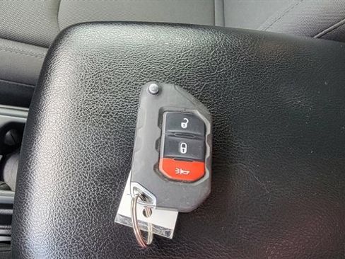 Used 2022 Jeep Wrangler Sport image 53