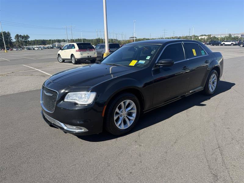 Used 2015 Chrysler 300 Limited w/ Driver Convenience Group RWD image 7