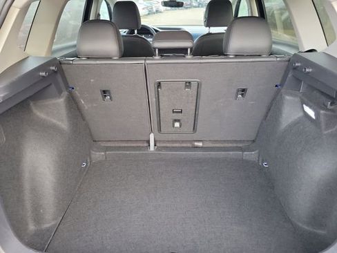 Used 2024 Volkswagen Taos SE image 9